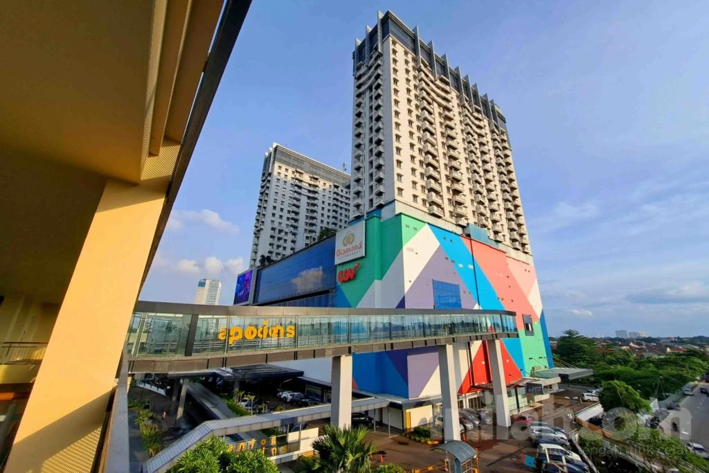 Poins Square Lebak Bulus: Mall Terhubung MRT & Apartemen