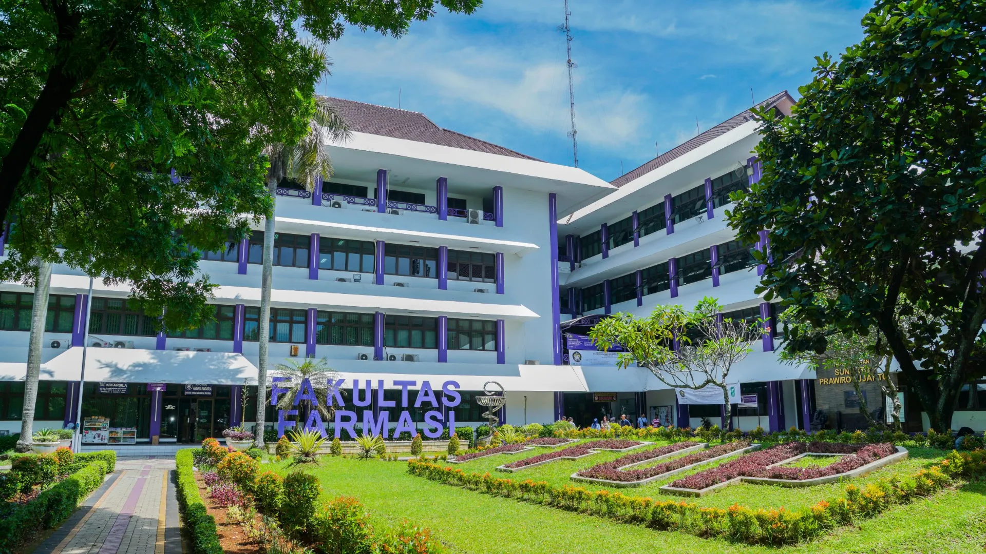 FAKULTAS-FARMASI-min-scaled Universitas Pancasila: Kampus Hijau & Episentrum Properti Jakarta Selatan