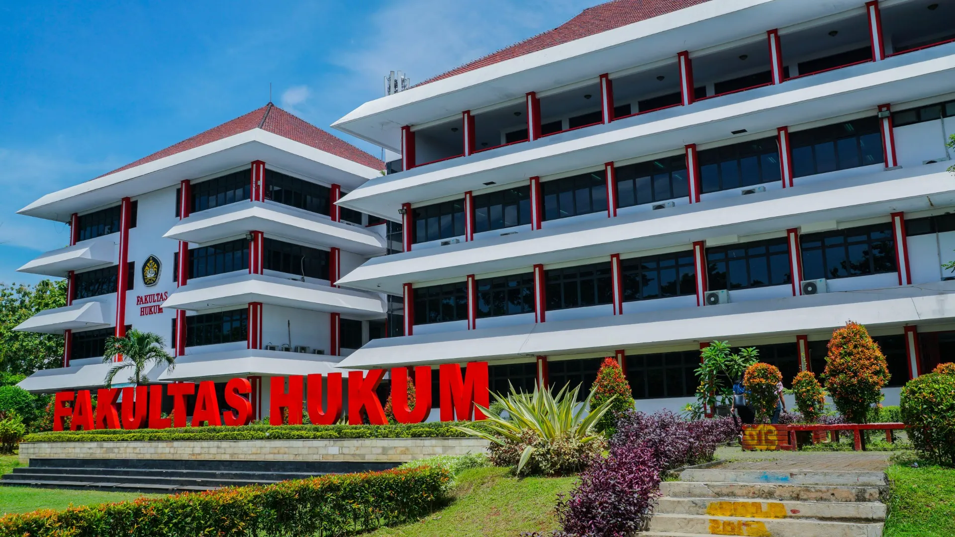 FAKULTAS-HUKUM-min-scaled Universitas Pancasila: Kampus Hijau & Episentrum Properti Jakarta Selatan