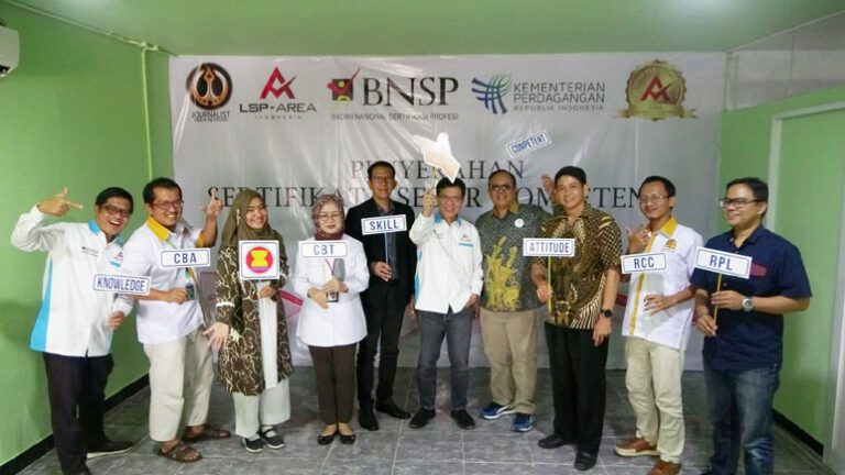 Bnsp Serahkan Sertifikat Delapan Asesor Kompetensi Lsp Area Indonesia Rooma21.com Rooma21.com Bnsp Serahkan Sertifikat Delapan Asesor Kompetensi Lsp Area Indonesia Rooma21com Rooma21com