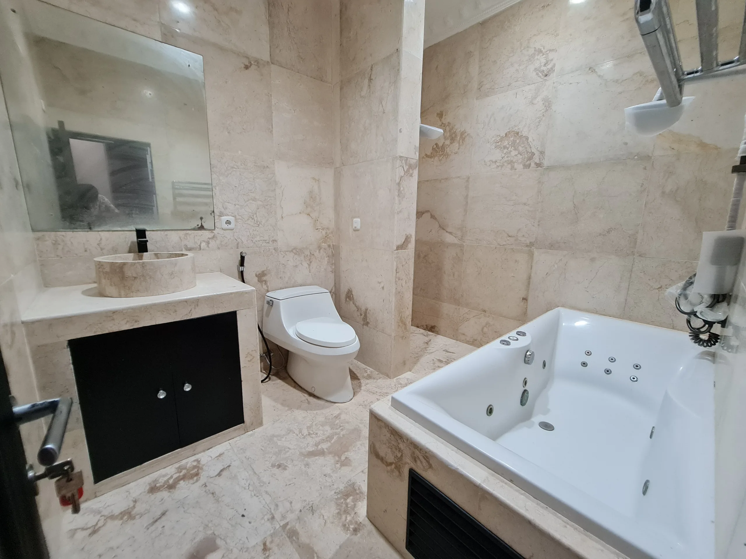 Rumah di The 9 Residence, Jagakarsa, Jakarta Selatan - foto 5