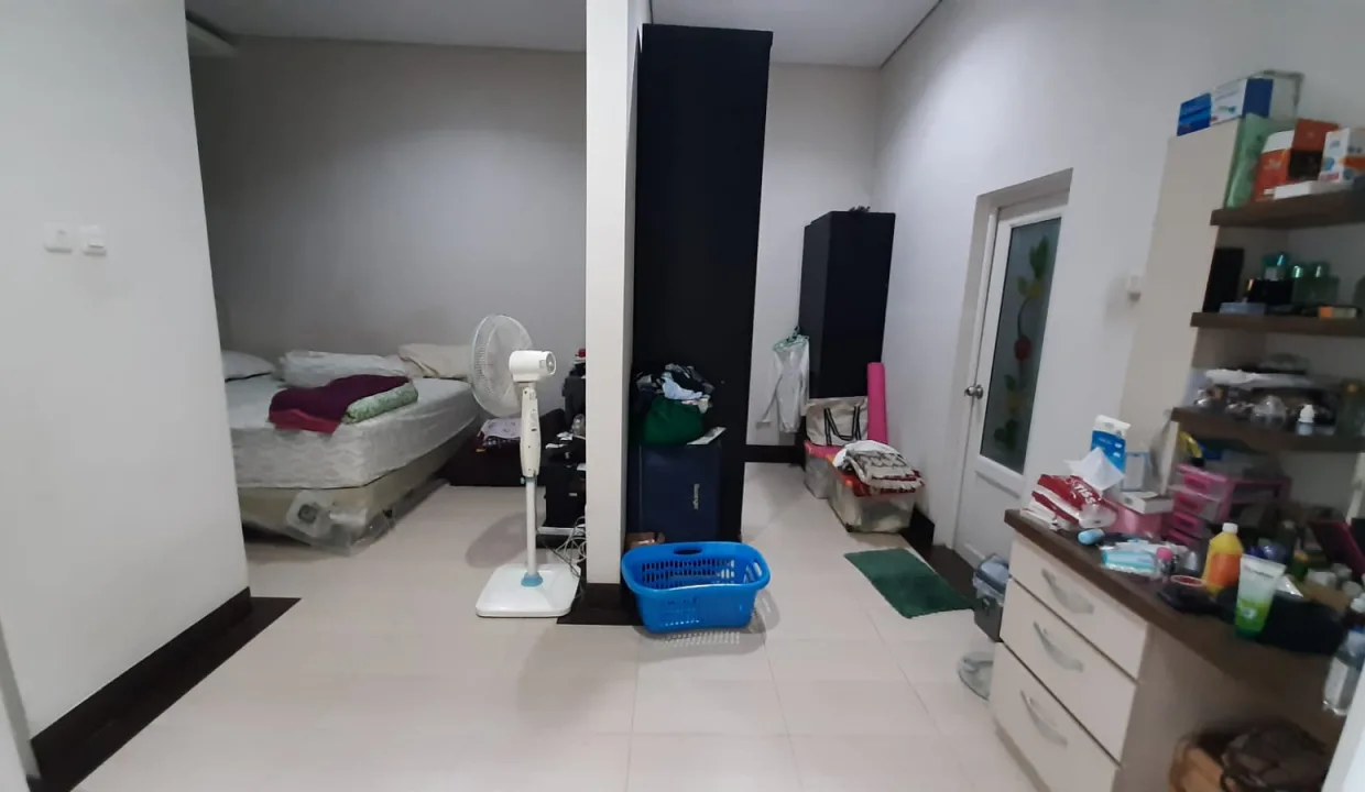 Rumah di Flo Residence, Depok • Belakang Villa Cinere Mas