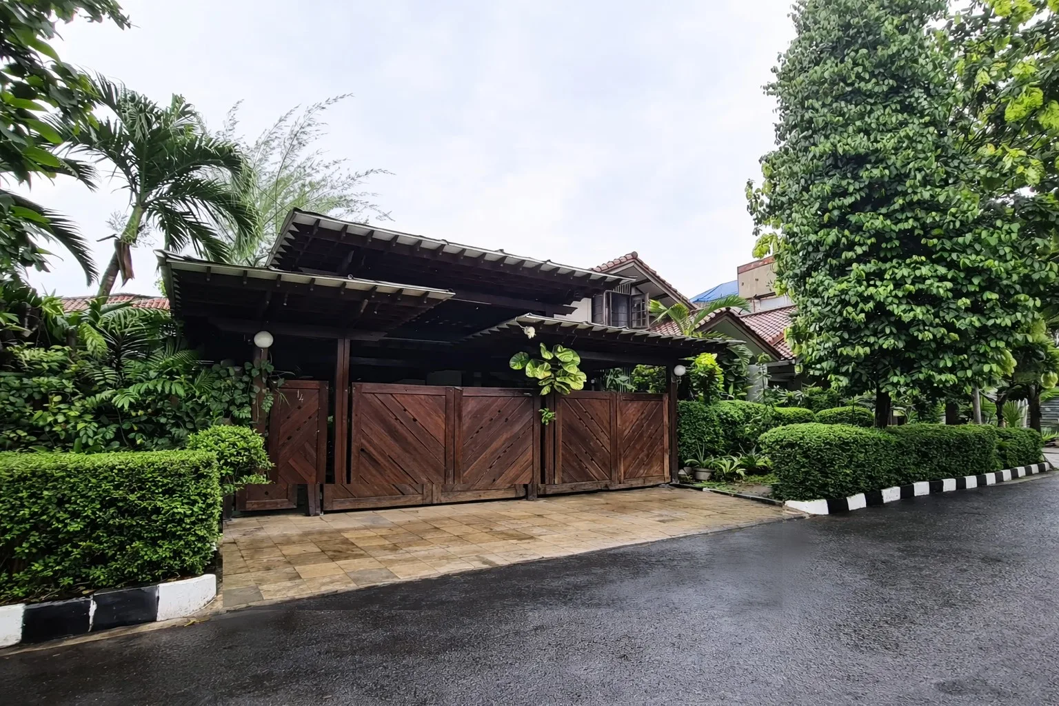 Rumah di Bumi Karang Indah, Lebak Bulus, Cilandak, Jakarta Selatan