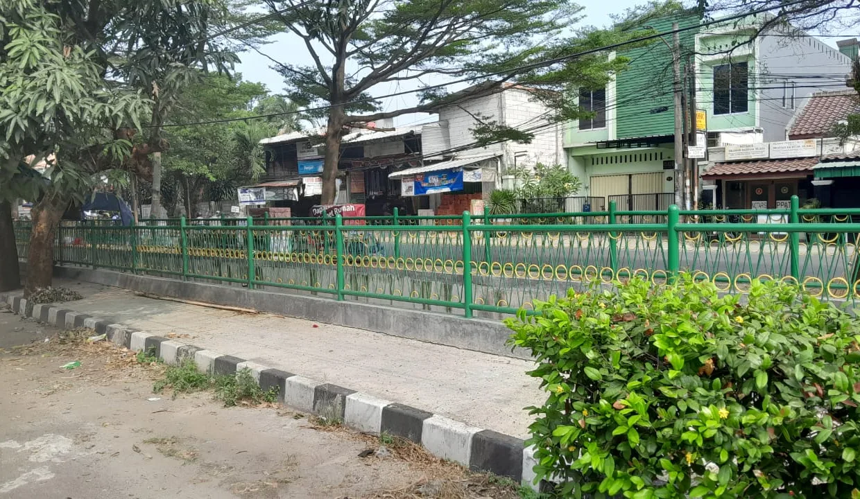 Dijual Rumah di Cirendeu, Bukit Cirende. Harga 2,15 M Nego. LT 144/LB 115, 3 KT, 2 KM, SHM. Dekat Jln Raya 150m, Bebas banjir. Lantai Granit. Ciputat Timur