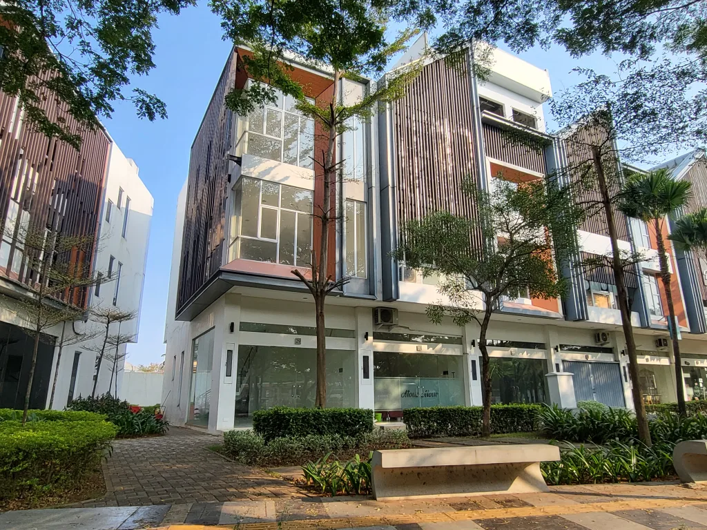 Ruko dijual di Jakarta Timur, 3 lantai modern di Cleon Park Jakarta Garden City. Dekat AEON & IKEA. FREE DP, BPHTB, AJB, BIAYA KPR, EKSTRA DISKON. Last Unit!!