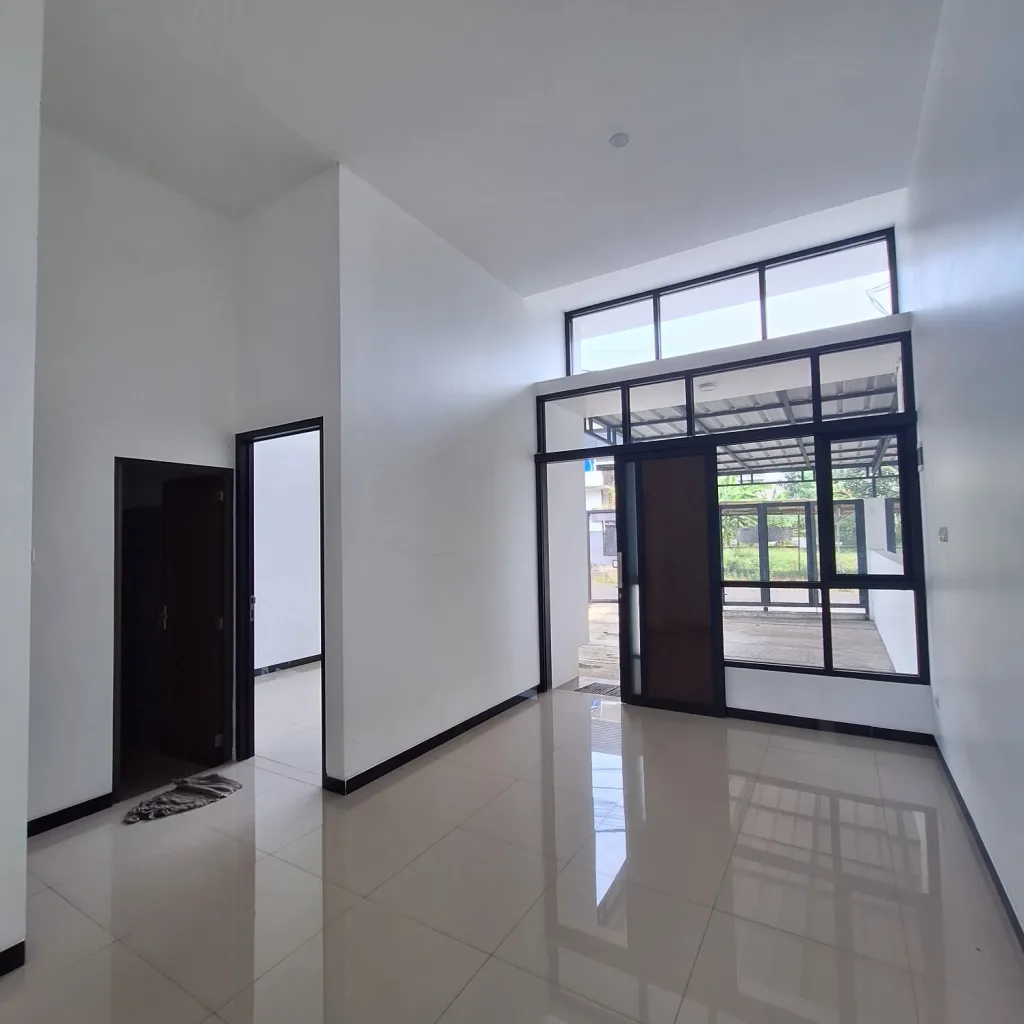 Rumah dijual di Pamulang, 1 lantai di Jalan Pinus, Tangerang Selatan. Lokasi strategis dekat jalan Siliwangi, tol dan pasar. Harga bersahabat!