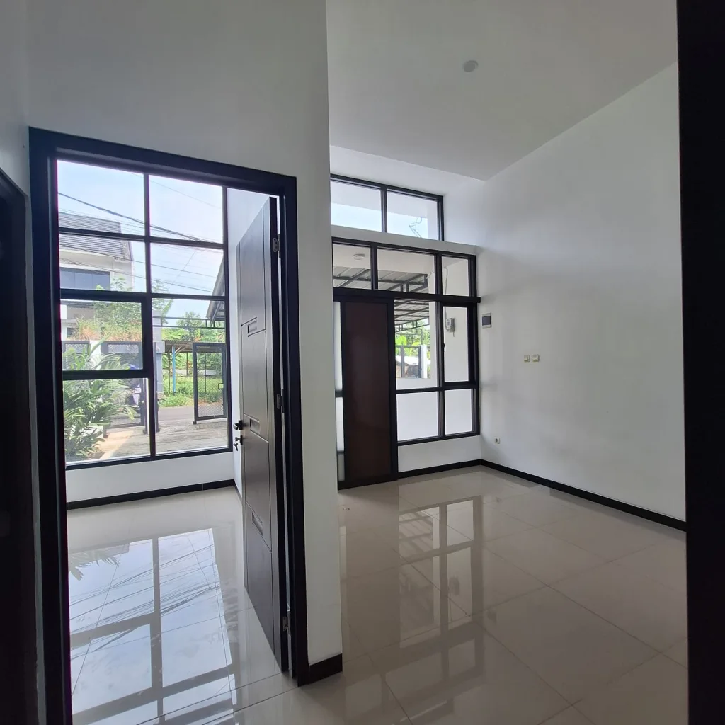 Rumah dijual di Pamulang, 1 lantai di Jalan Pinus, Tangerang Selatan. Lokasi strategis dekat jalan Siliwangi, tol dan pasar. Harga bersahabat!
