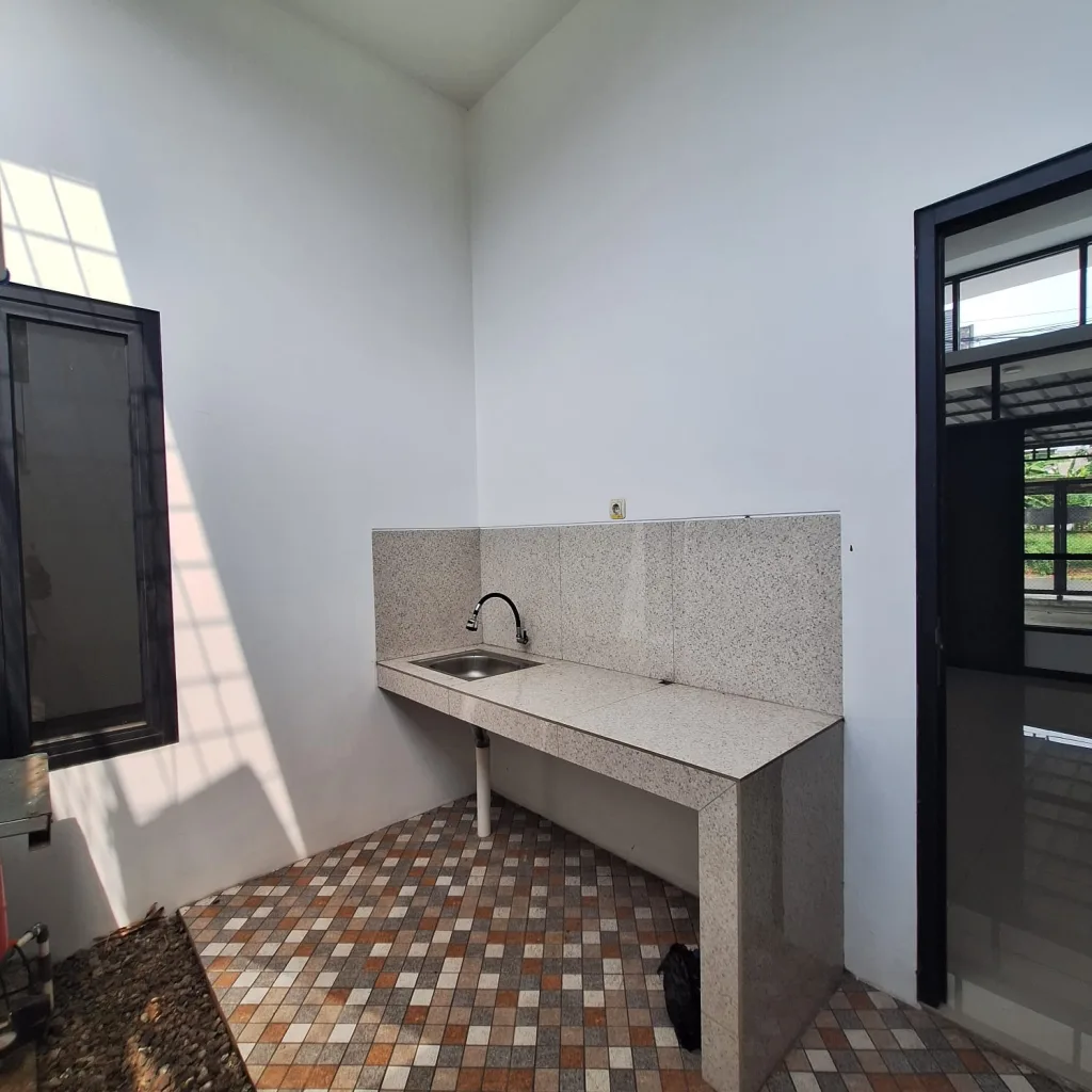 Rumah dijual di Pamulang, 1 lantai di Jalan Pinus, Tangerang Selatan. Lokasi strategis dekat jalan Siliwangi, tol dan pasar. Harga bersahabat!