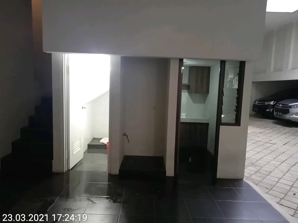 Rumah dijual Pondok Labu Jakarta Selatan di Bali Maisonette. Dekat MRT, tol JORR, PIM & Citos. Lingkungan asri, nyaman, ideal untuk keluarga dan investasi.