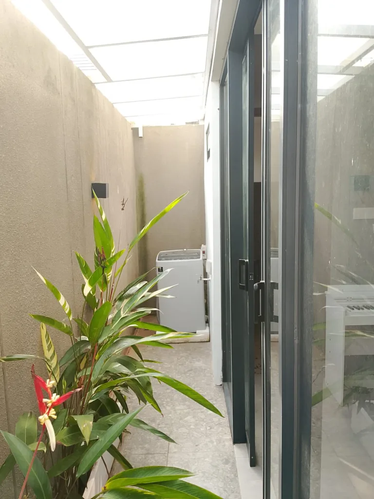 Rumah dijual Sawangan Depok di JDS Resort: resort living, fasilitas lengkap, akses ke Tol DESARI & KRL. Unit 2 lantai, smart-home, lingkungan hijau.