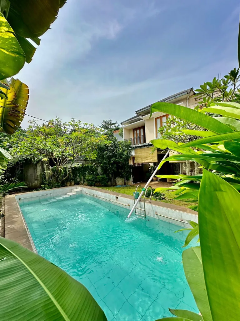 Rumah dijual Lebak Bulus Jakarta Selatan di Jl Mawar Indah. Dekat MRT, tol, PIM & RS. Lingkungan rapi, akses cepat, investasi naik. Cek unit terbaik sekarang.