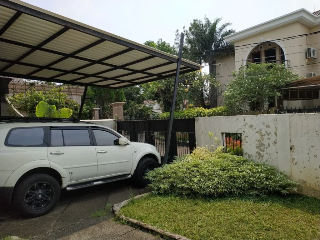 Rumah sewa di Bumi Karang Indah, Lebak Bulus, Jakarta Selatan: lingkungan asri, One Gate System, akses MRT, dekat PIM & Tol JORR. Cocok keluarga & ekspatriat.