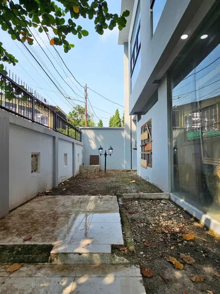 Rumah di Cilandak, Jaksel • 4 KT • 2 Mobil Dekat MRT (3)-new