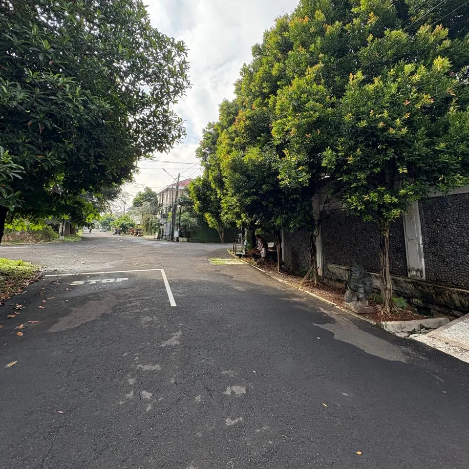 Cari rumah di Bukit Cinere Indah, Cinere, Depok. Akses DESARI/CIJAGO, dekat mall & RS. Pilihan 3–5 KT, legal SHM. Cek listing & jadwalkan survei.