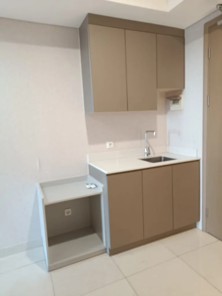 Gold Coast PIK: apartemen tepi laut di Pantai Indah Kapuk. Lihat tipe unit, harga, fasilitas, dan akses bandara. Unit Semi Furnished, harga nego