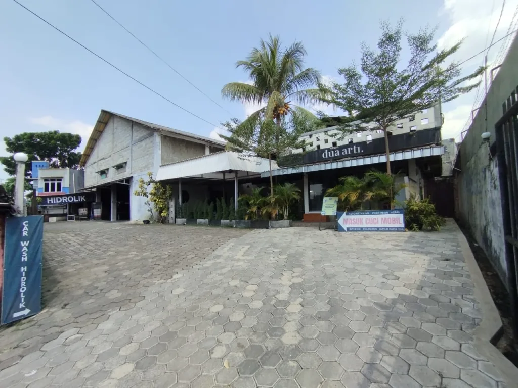 Properti komersial Tanah Baru–Cimahpar, Bogor Utara. Lahan luas ±900 m² dengan bangunan ±500 m², SHM. Fleksibel untuk berbagai konsep bisnis.